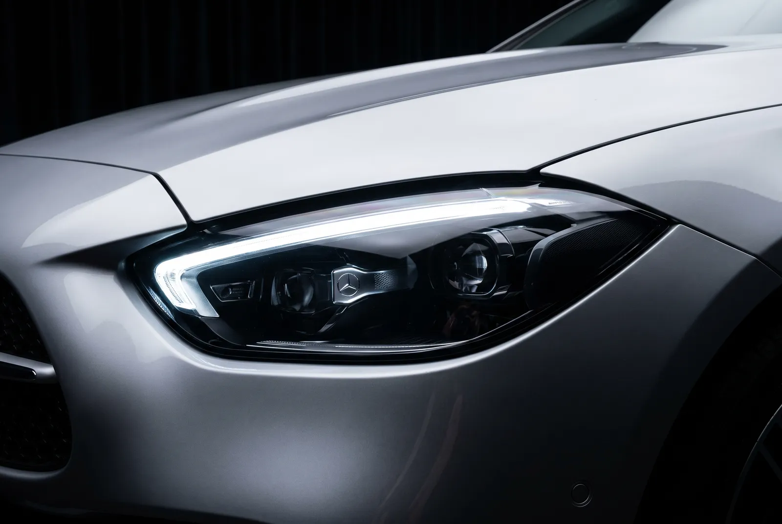 Detail van een Mercedes-Benz C-klasse